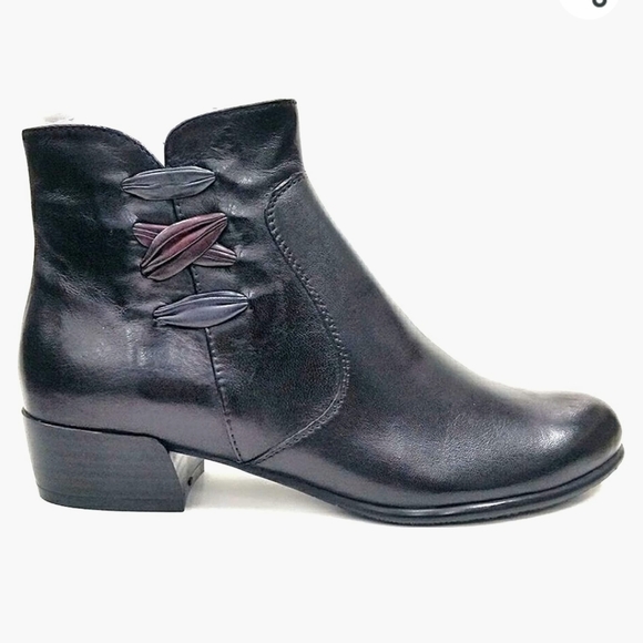 Canal Grande leather ankle boots- size euro 39 /us 7.5 - Picture 1 of 13